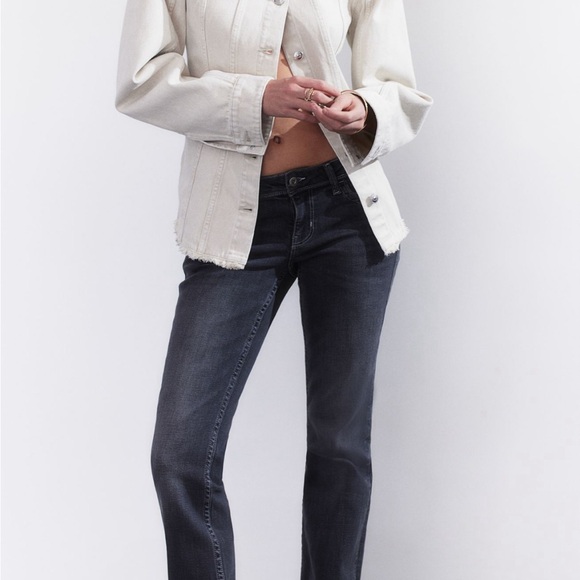 Flared low jeans - Picture 6 of 11